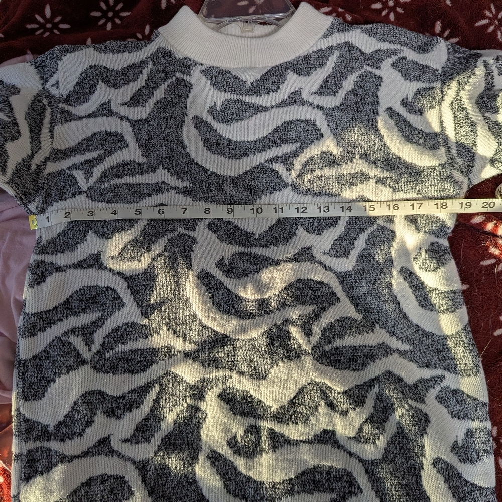 Vintage Adele Swirl Pattern Sweater - image 5